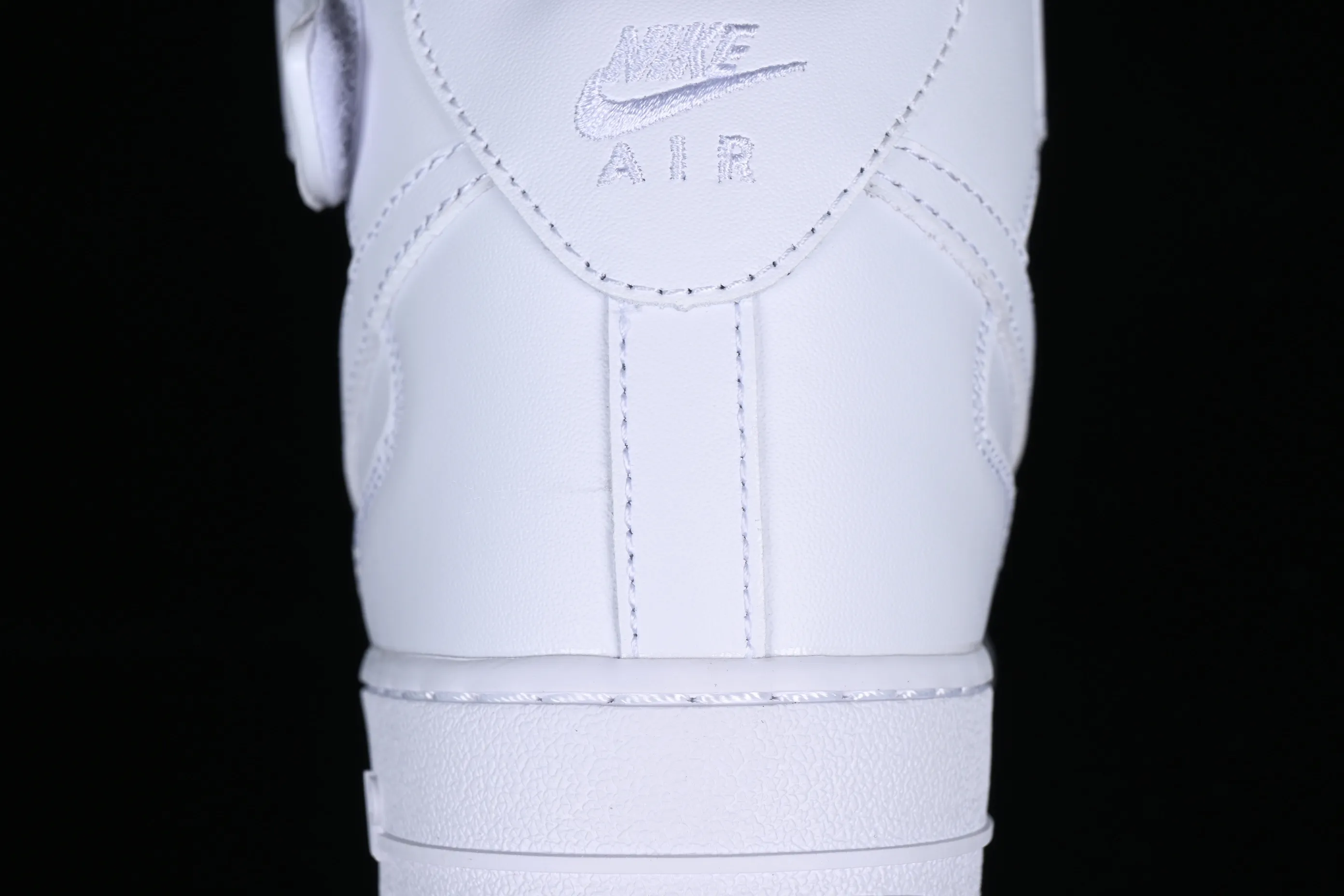 All categories Nk Air Force 1 Air Force series Nk Air Force 1 Mid Air Force mid-top Nk Air Force 1 Mid '07 Air Force 1 first-layer mid-top all-white casual sneakers 315123-111